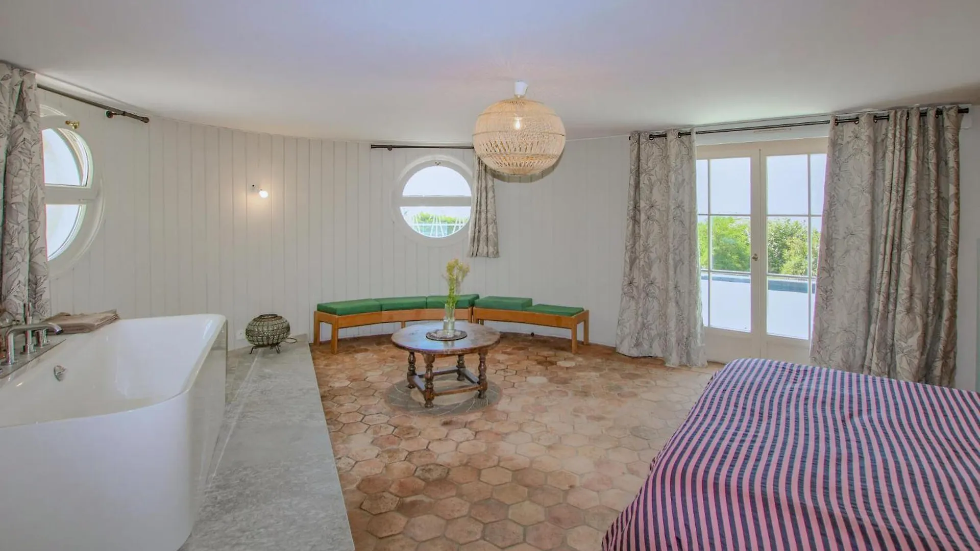 Lovely Home In Thonon Les Bains With Sauna 0*, Thonon-les-Bains
